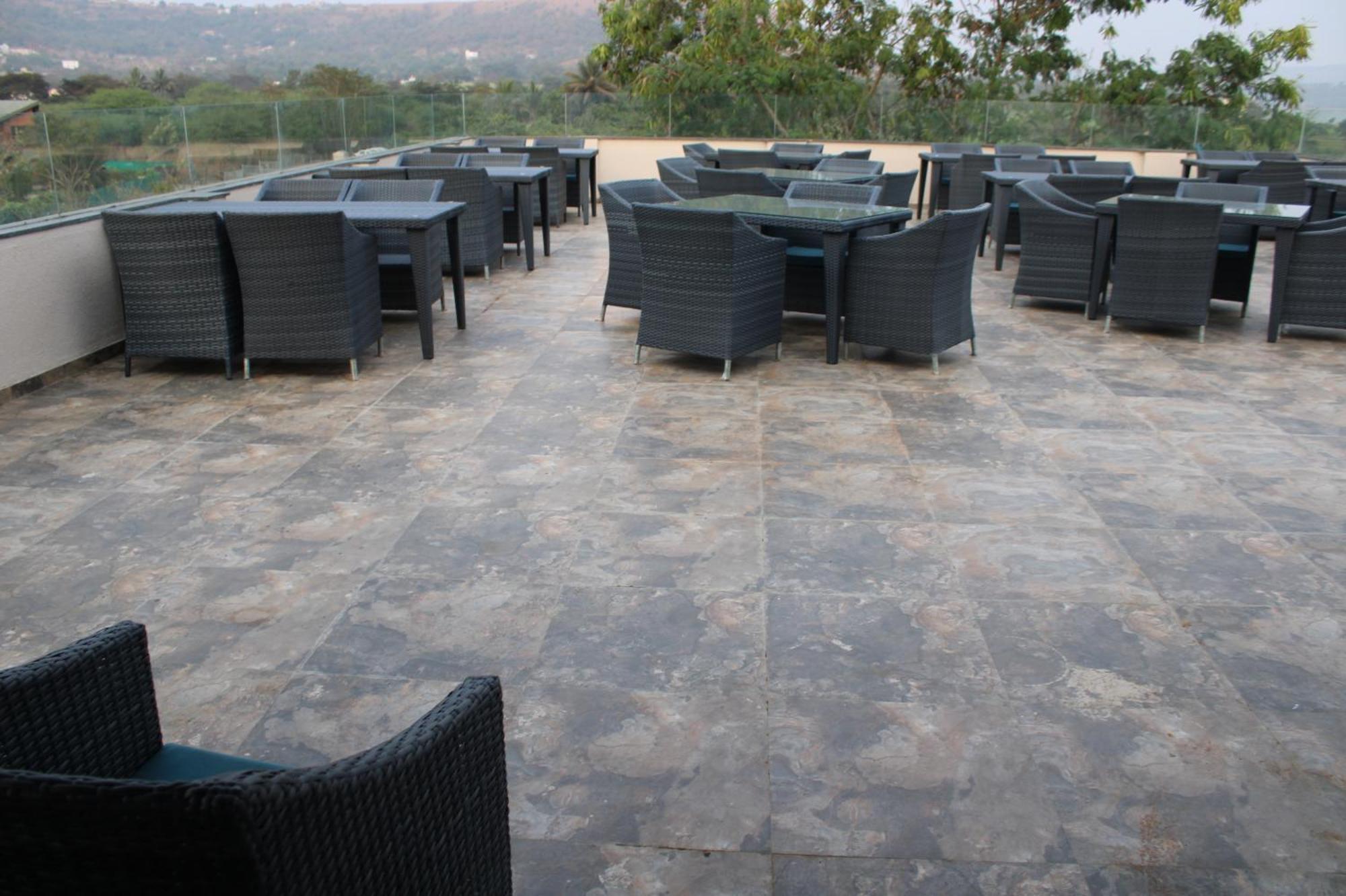Mango Leaf Lake Resort Malkhed Exterior foto
